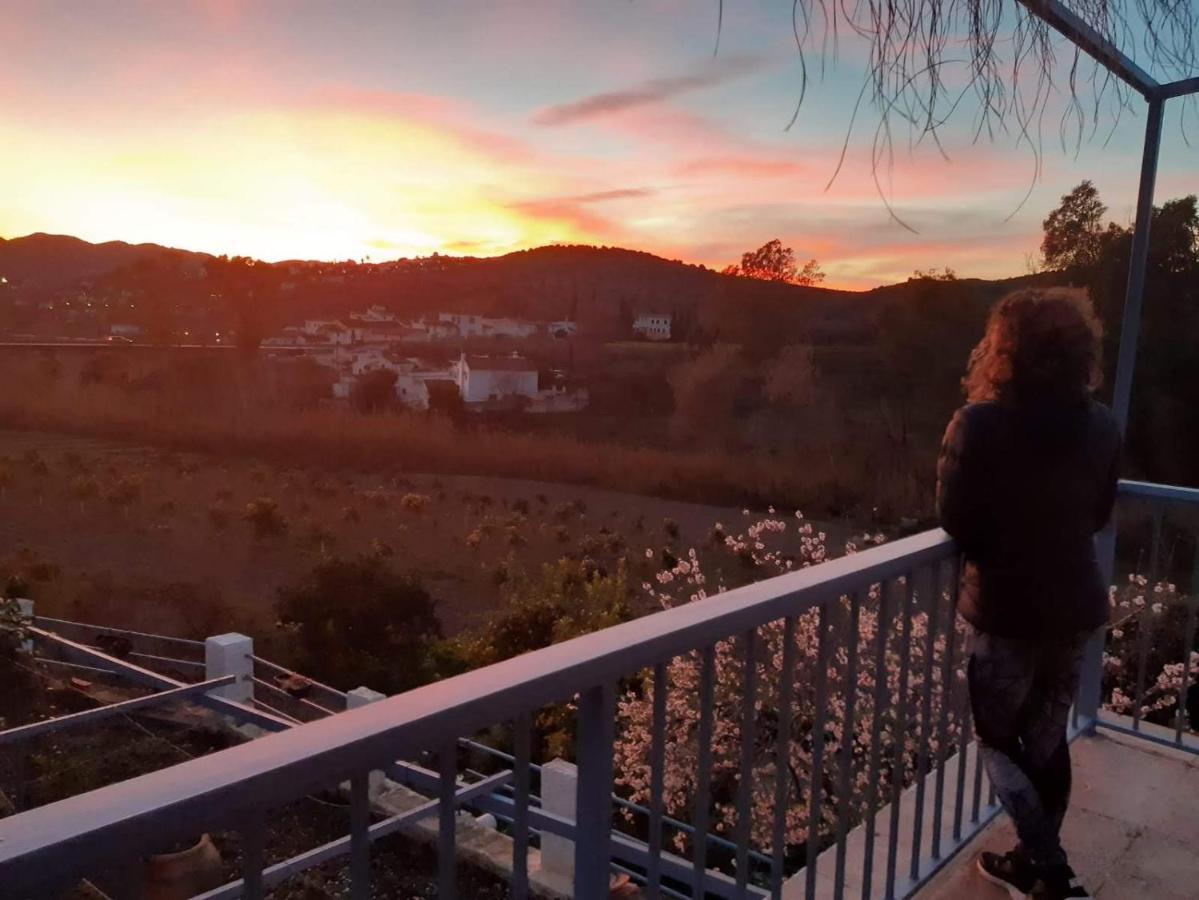 Гостевой дом Cortijo El Puente Виньуэла Экстерьер фото